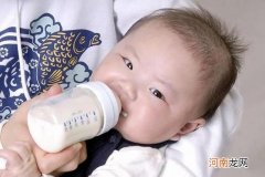 新生儿奶粉喂养量标准 新生儿奶粉吃多少毫升正常