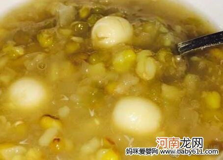 孕期不适食谱：草莓绿豆粥