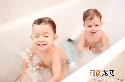 幼儿网编辑 你的孩子是否在睡前洗澡？