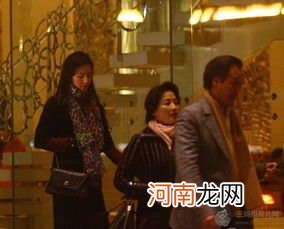 陈金飞有自己的家庭吗？陈金飞结过婚没有几任老婆原配妻子是谁图