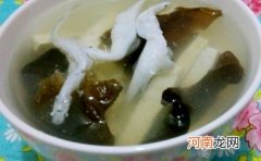 孕期预防便秘食谱 木耳豆腐银鱼汤