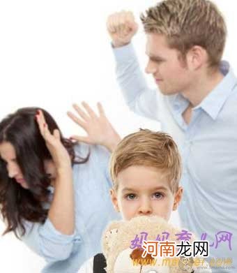 目睹父母吵架，小天才患抑郁“失语”