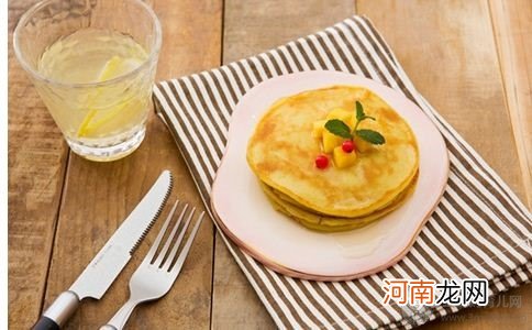 孕期食谱 牛奶香芒蛋饼