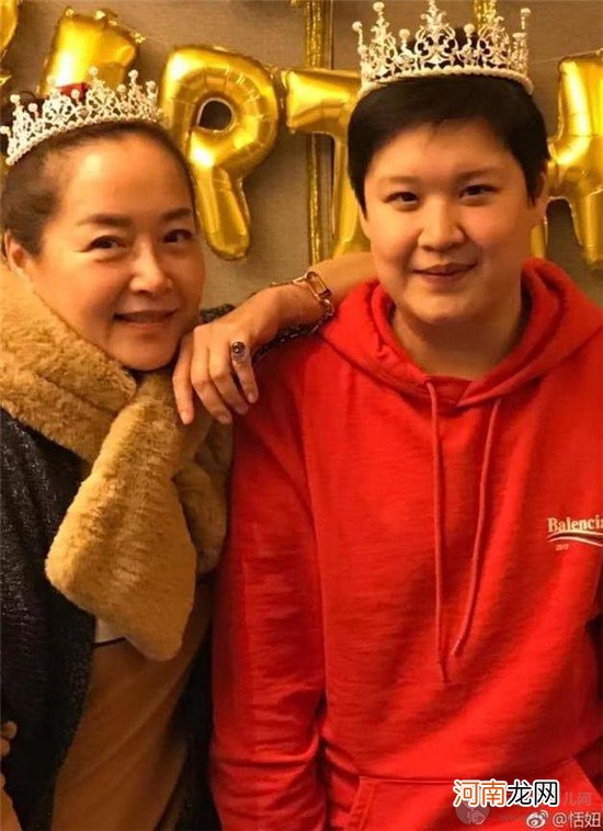 恬妞的女儿是谁的做什么 恬妞女儿男儿装长得太像明星爸爸了