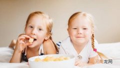 有七种零食建议让孩子多吃 两岁宝宝可以吃什么零食