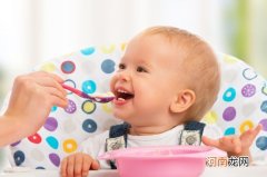 宝宝长牙齿哭闹怎么办 做好及时护理方可缓解长牙不适