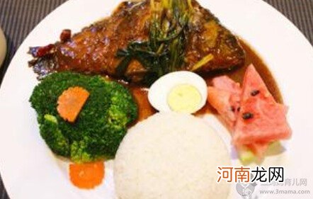 儿童食谱营养花样饭：葱烤鲫鱼饭