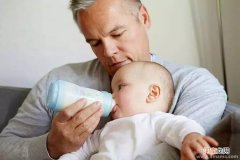 初为人母 给宝宝喂奶的时候你头痛吗
