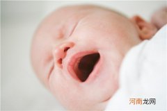 婴儿攒肚和便秘的区别 快速区分婴儿攒肚和便秘的方法