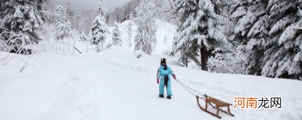 女人梦见白白的雪地什么意思 女人梦见白白的雪地的意思