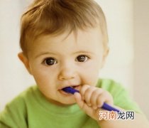 影响宝宝牙齿健康的坏习惯