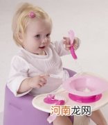 离乳食——教宝宝学习如何使用餐具