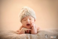 刻意矫正宝宝的头型会有哪些影响？应该怎么做？