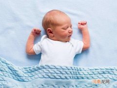三个月婴儿适合什么枕头 如何给宝宝选择合适的枕头