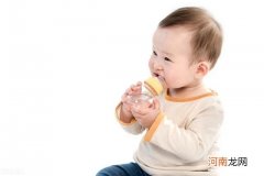 冲泡好的奶粉能保存多久 宝宝冲泡奶粉5个注意事项