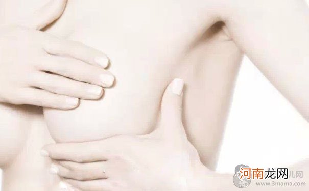 乳房周围有小颗粒凸起