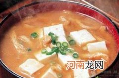 孕妇补钙食谱：骨汤烩酿豆腐