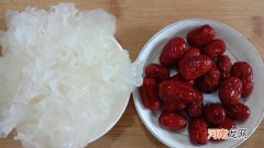 甜糯的银耳红枣枸杞汤 银耳红枣汤的做法