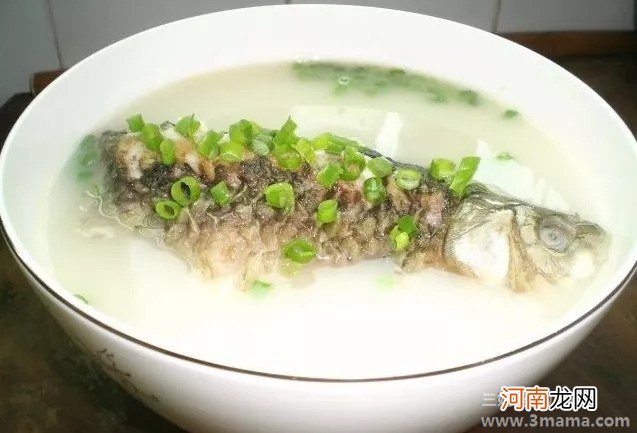 产妇营养食谱：鲫鱼汤面