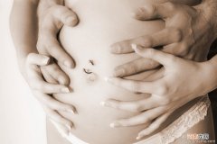 孕晚期肚子经常很硬是什么原因
