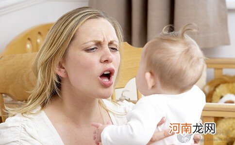 婴儿总是哭闹咋回事？可能是生病了