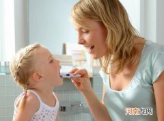 4岁以下宝宝使用牙膏须谨慎