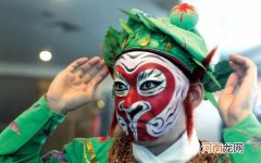 孙悟空在京剧的脸谱是什么颜色的 孙悟空在京剧中应该画什么颜色的脸