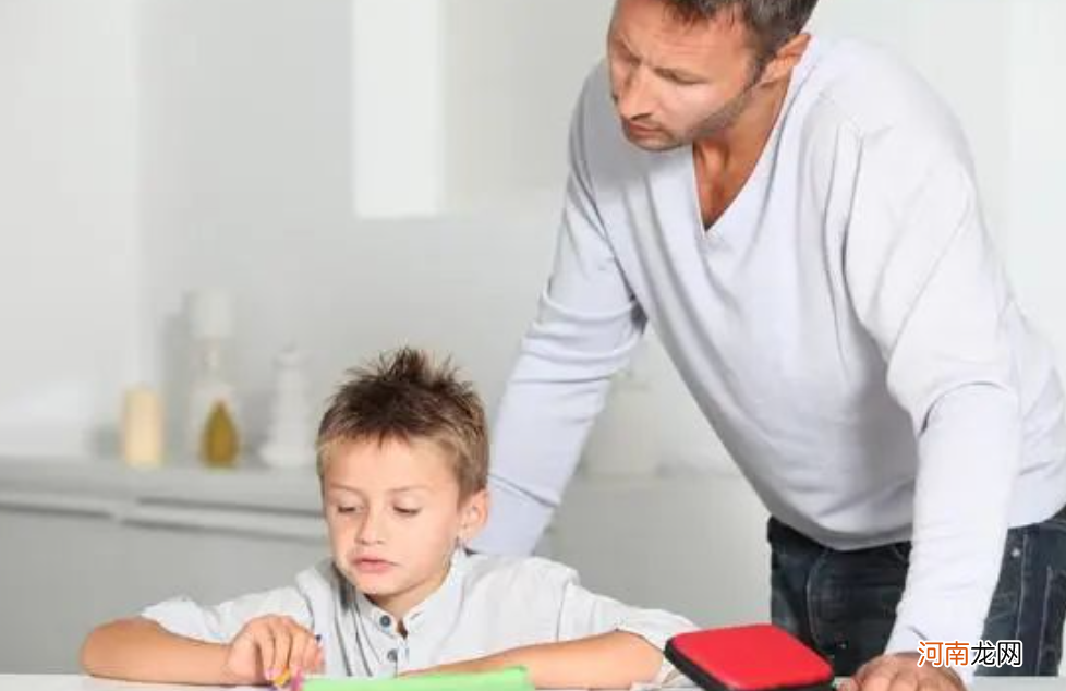 终于找到孩子作业磨蹭的原因了，3招远离磨蹭