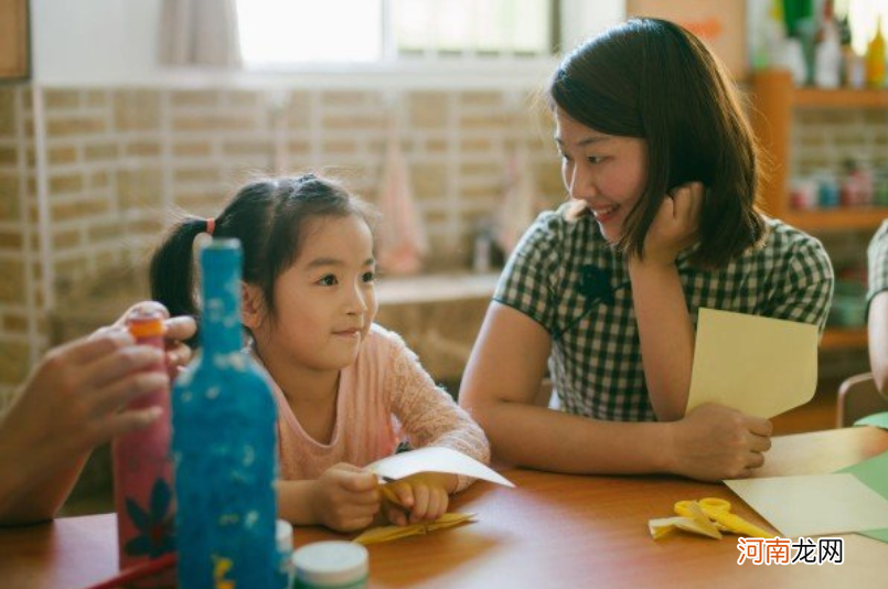 园长经验之谈：幼儿园哭闹少适应快的孩子，皆因家长做对3件事