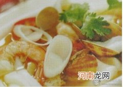 儿童菜谱海鲜类：草菇海鲜汤