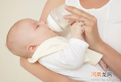 宝宝吃饱了没：怎样判断宝宝吃奶量