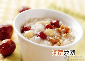 剖腹产产后第三周-第四周坐月子食谱：桂圆莲子粥