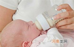 新生儿每天喝多少喝奶粉 35天新生儿吃多少奶粉