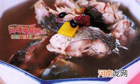 孕晚期水肿食疗佳品 红枣黑豆炖鲤鱼