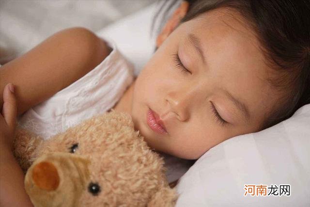 孩子进入猛长期，晚上睡觉会出现3种现象，把握机会长高不是梦