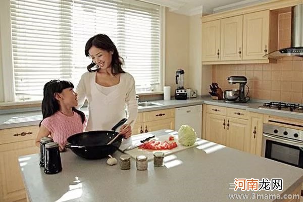 教孩子如何安全进出生活中的门