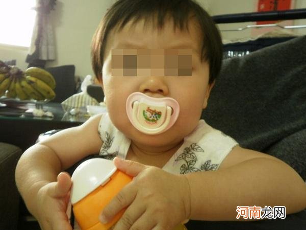 宝宝使用安抚奶嘴，什么时候帮他戒掉才好？最迟别超过这个岁数