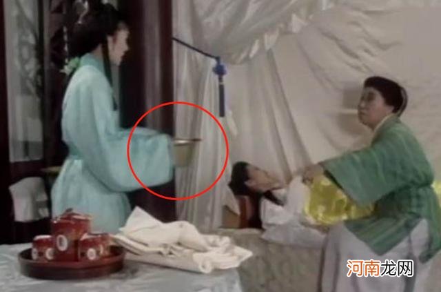 古代“接生婆”为何偏爱用热水？虽然好处多，但觉得现在更幸福