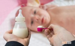 宝宝月龄调整配方奶量 宝宝奶粉喂养指南