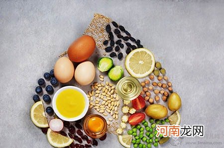 足月儿与早产儿的外观特点