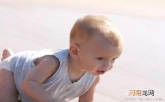 0-1岁宝宝学习爬行时的护理方法