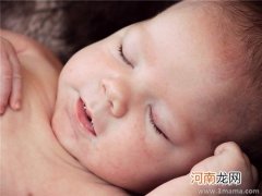 新生儿睡觉不踏实的原因剖析