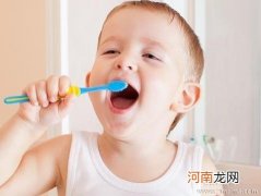 如何正确的教会孩子刷牙