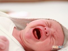 新生宝宝晚上哭闹的10个理由