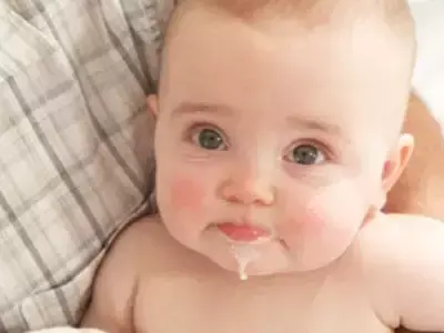 6个改善吐奶的方法 为什么新生儿容易发生吐奶
