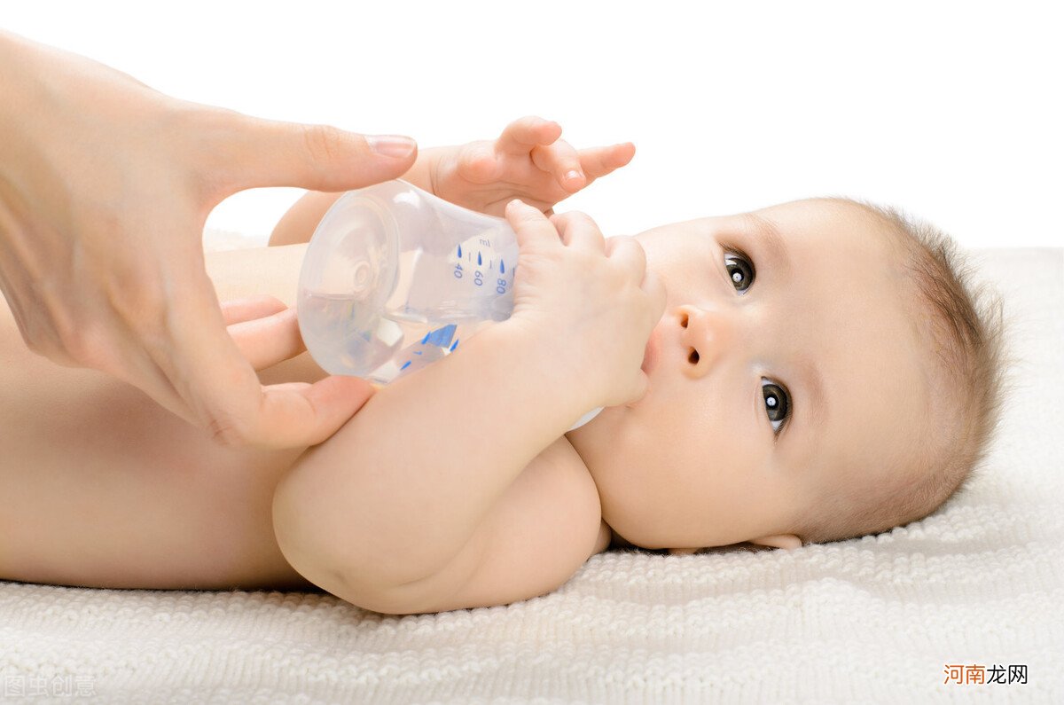 清洗奶瓶很关键，宝爸宝妈需注意，简单“冲一下”有可能在害娃