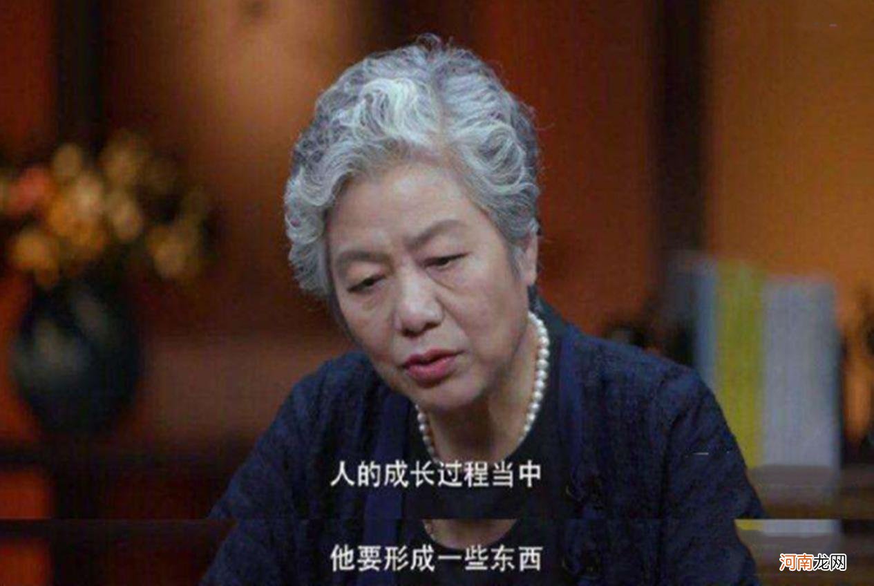 李玫瑾教授建议：孩子开始顶嘴时，家长要会说3句话，省力又管用