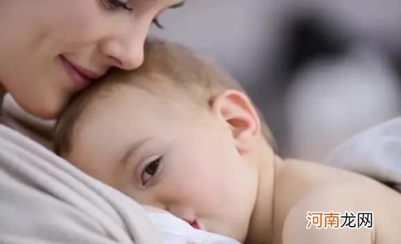 宝宝奶睡不是洪水猛兽，妈妈们不需要如此抗拒，适当奶睡大家都轻松