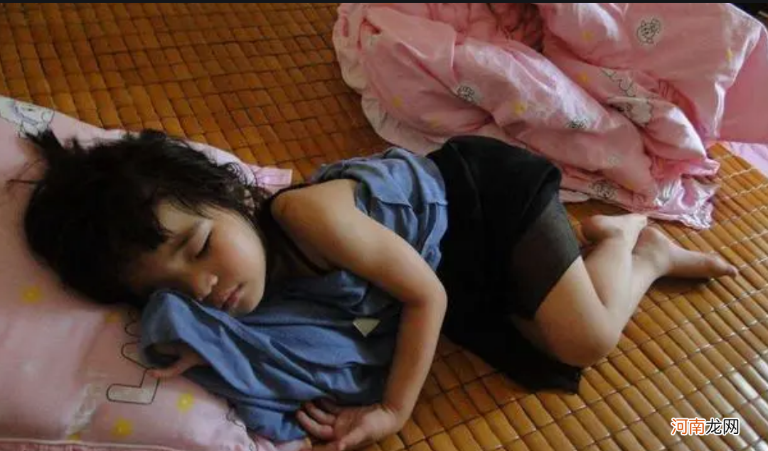 睡姿能判断出孩子的性格！若你家娃是最后一种，家长就要重视了