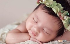 宝宝睡觉打嗝怎么办 宝宝睡觉打嗝的原因